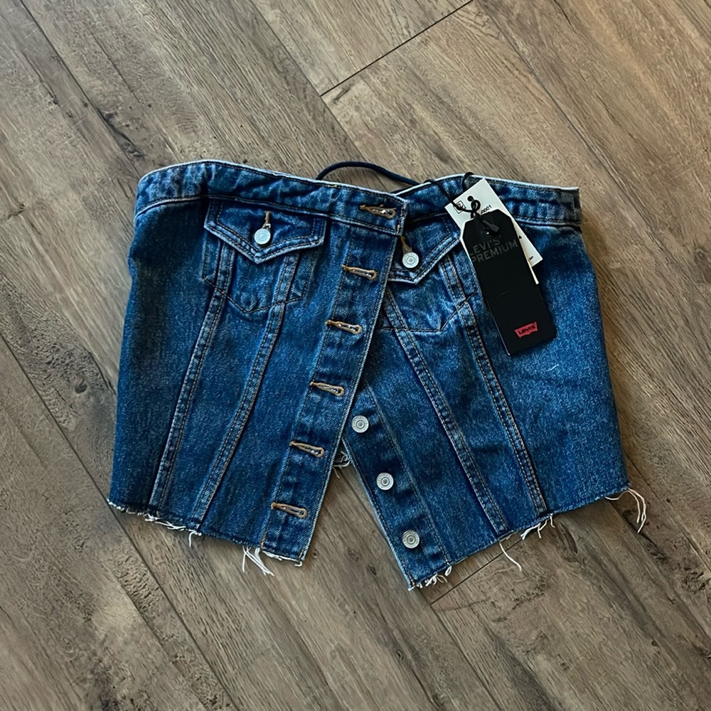 LEVIS DENIM CROP BUTTON UP TOP
